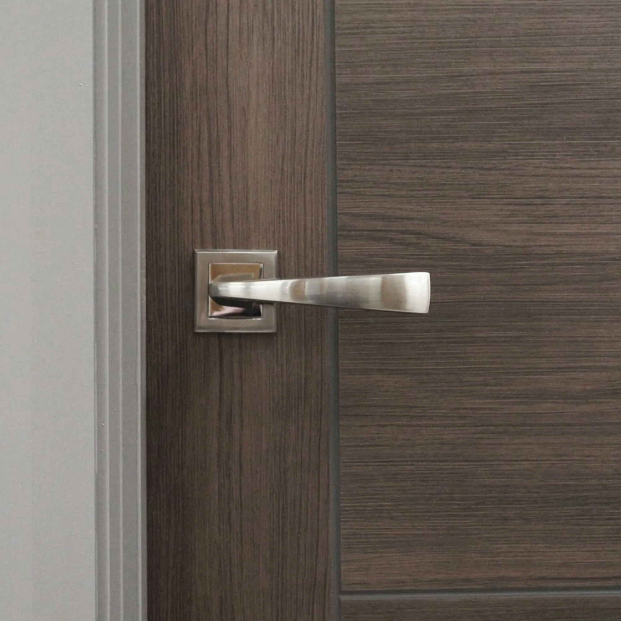 Arcus Nickel Brushed & Polished Chrome Square Rose Handle - Image 3