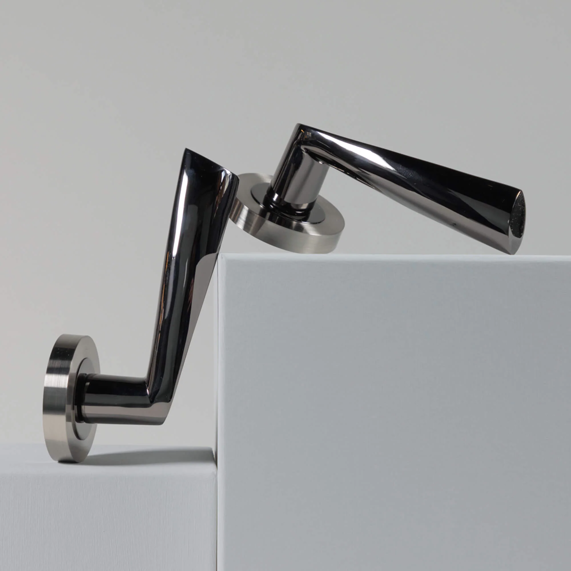 Trade Range Black Nickel & Nickel Brushed Handle - Image 3