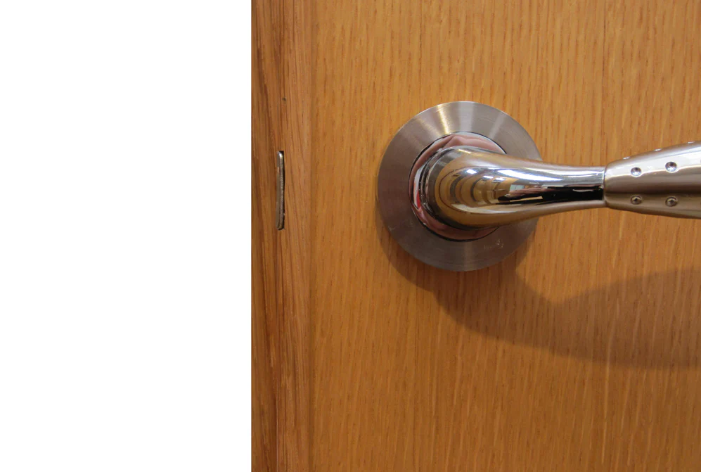 Solid White Oak Double Door J-Strip - Image 3